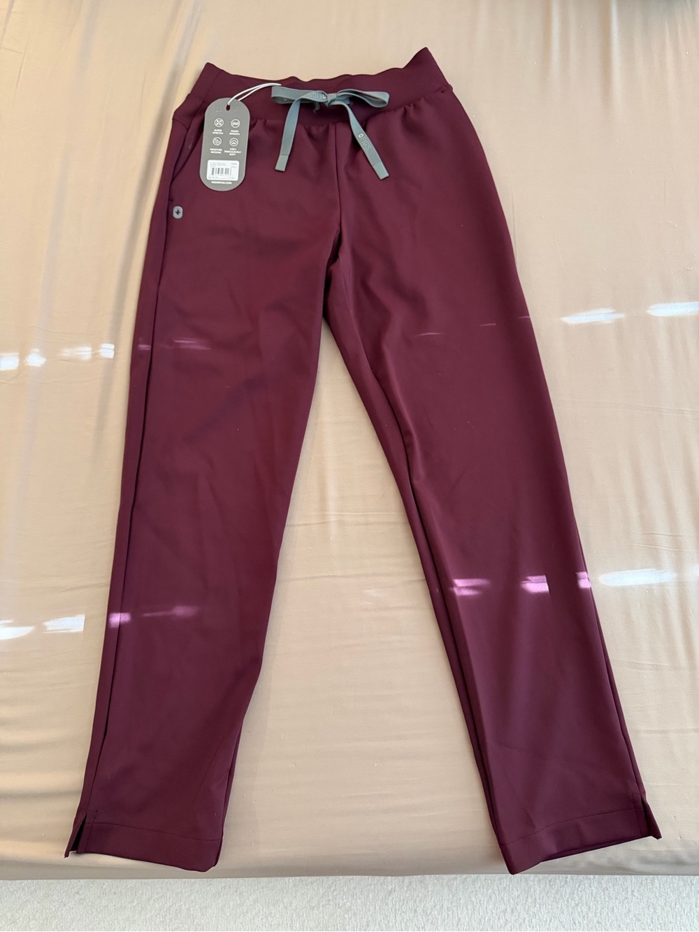 Figs Women’s Maroon Jogger Sweatpants with Gray Drawstring